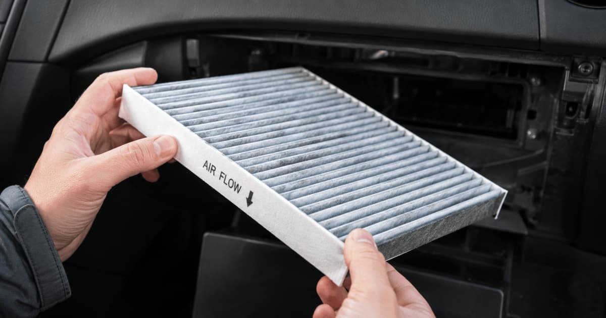Which Way Does a Cabin Air Filter Go? The Airflow Arrow, Explained